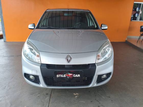 RENAULT SANDERO 1.0 EXPRESSION 16V FLEX 4P MANUAL RENAULT SANDERO 1.0 EXPRESSION 16V FLEX 4P MANUAL